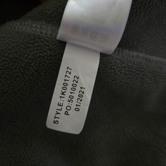 Vineyard Vines Mountain Sweater Fleece Vest Baker Hill Golf Club Size XL - Picture 14 of 14